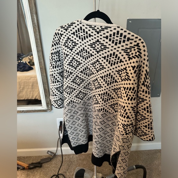 Cardigan Diamond Pattern Cardigan - Picture 2 of 4